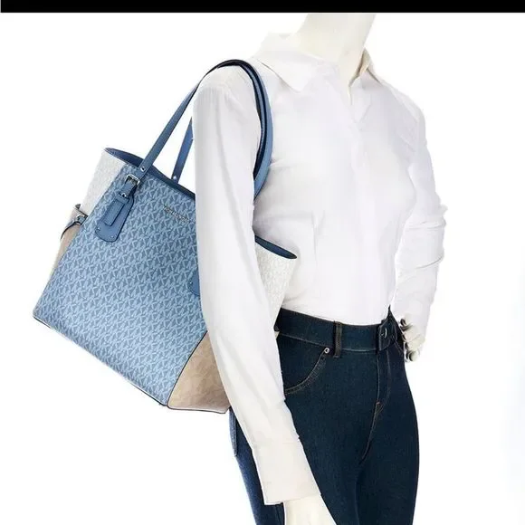 Michael Kors signature logo tote bag - Picture 12 of 12